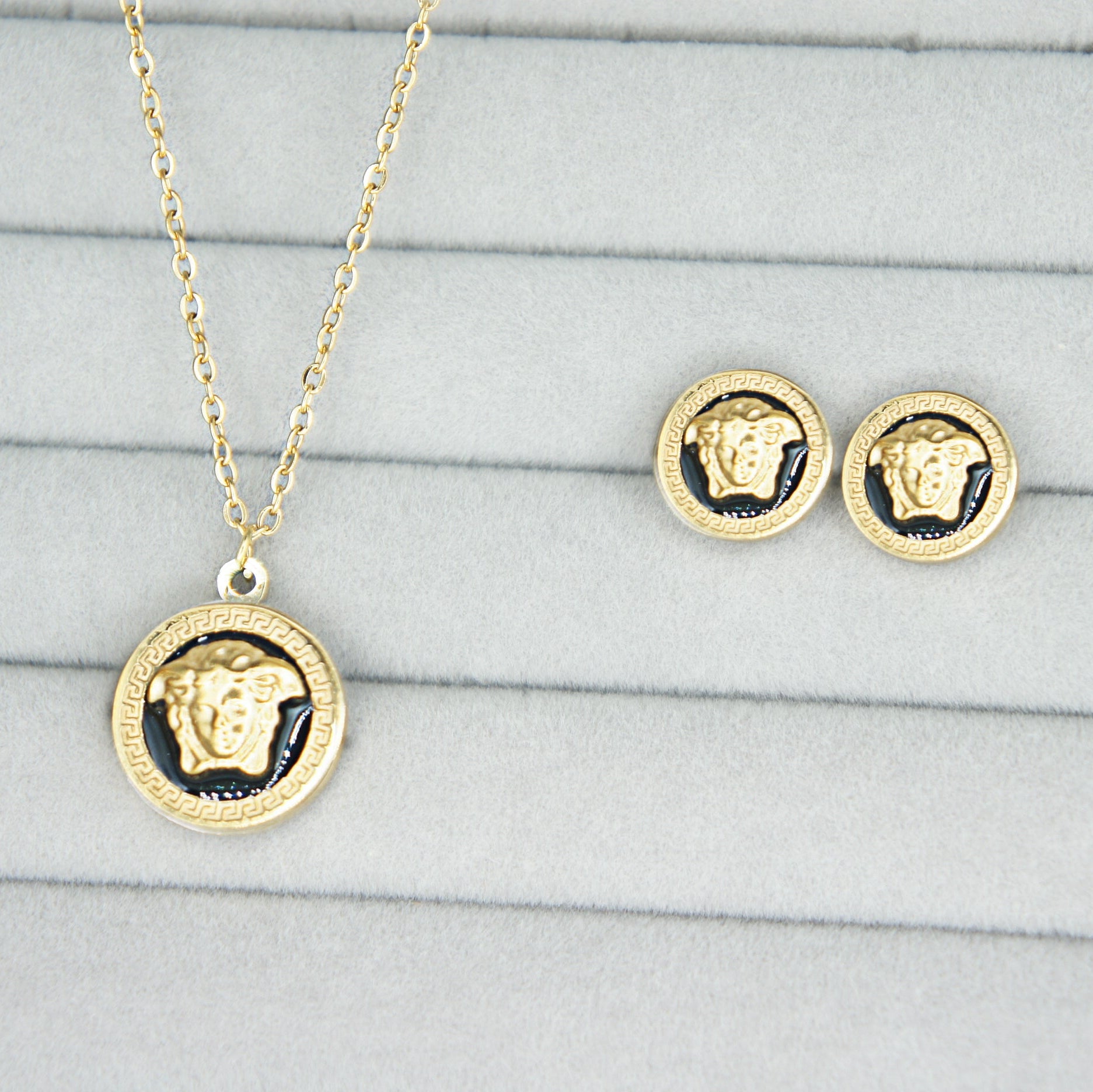 Black & Gold Medallion set