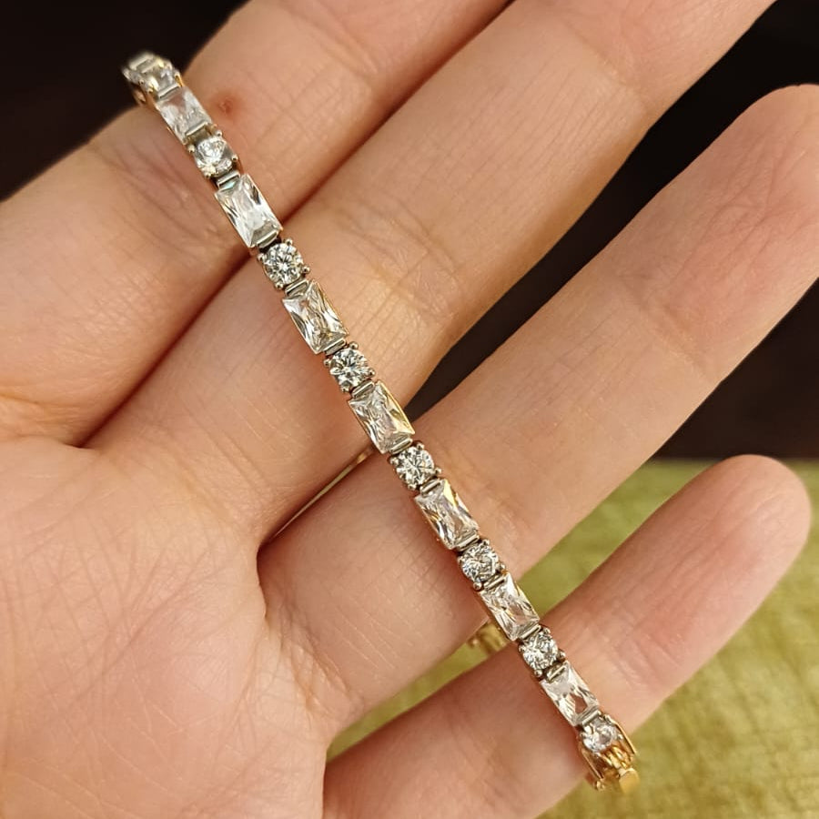 Lustra Gem